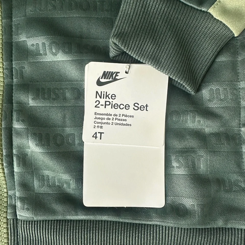 Nike Green Full Zip Sweatshirt & Jogger Pants Set Boys Size 4T NWT